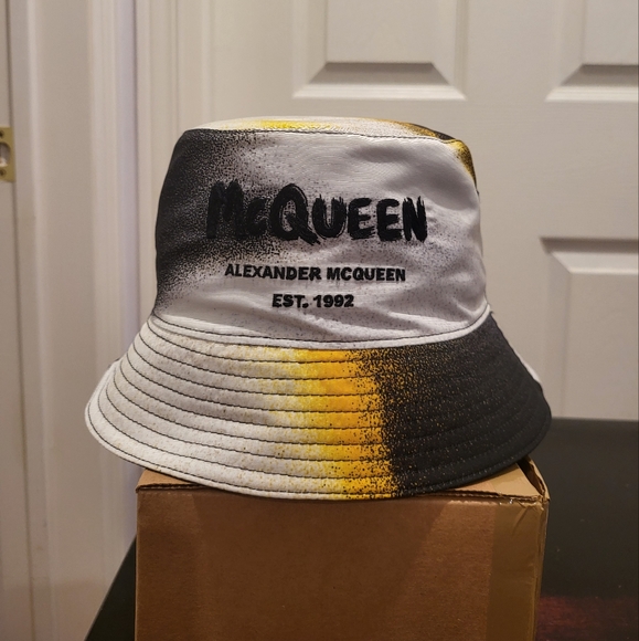 ALEXANDER McQUEEN Watercolour Graffiti Bucket Hat - UNISEX - Picture 4 of 8